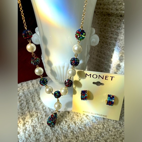 NWT Monet Gold Pearl Multi Color Rhinestone Necklace and Pierced Earring Set - Picture 1 of 3